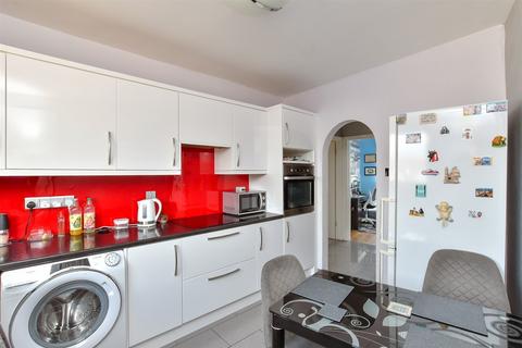 2 bedroom apartment for sale, The Esplanade, Telscombe Cliffs, Peacehaven, East Sussex