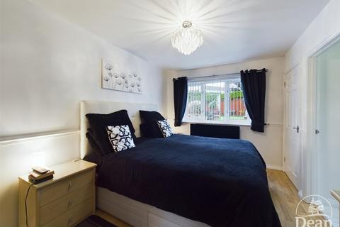 3 bedroom bungalow for sale, Seymour Close, Berry Hill