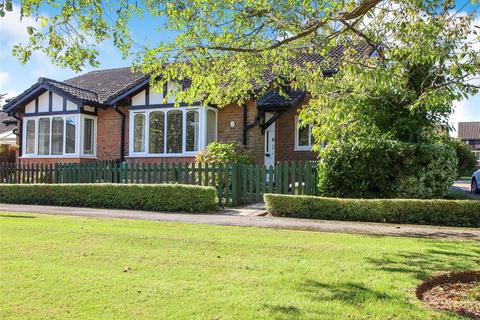 2 bedroom bungalow for sale, Stratford Place, Lymington, Hampshire, SO41