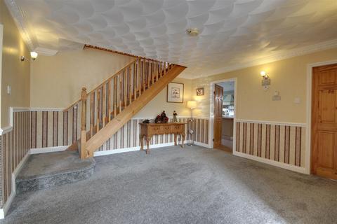 5 bedroom detached house for sale, Lowfield Lane, Welton