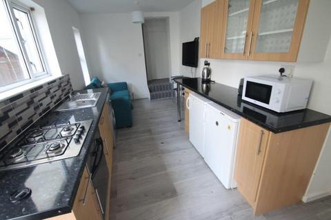 2 bedroom ground floor flat to rent, North Road West, Plymouth PL1