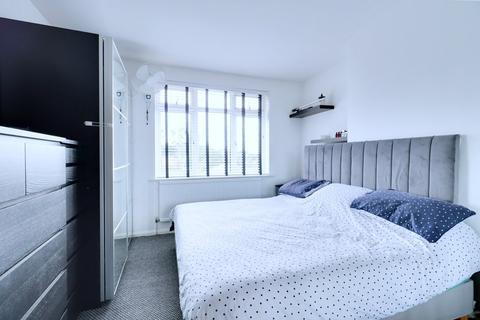 64 Betterton Road, Rainham, RM13 8NH