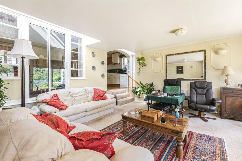 East View, EN5 3 bed detached house for sale £950,000