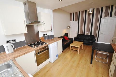 3 bedroom terraced house to rent, Brailsford Road, Manchester M14