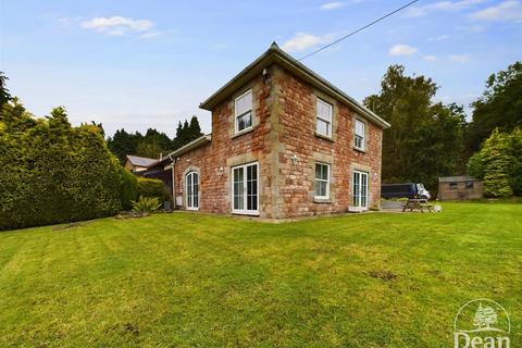 4 bedroom semi-detached house for sale, Valley Road, Cinderford