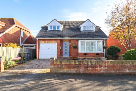 3 bedroom detached house for sale, Selsmore Avenue, Hayling Island