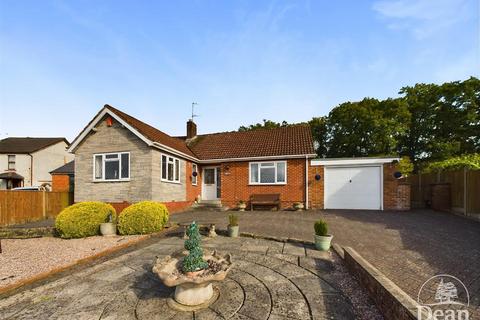 3 bedroom detached bungalow for sale, Church Road, Cinderford