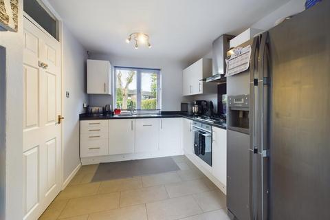 72 Worth Road, Crawley, RH10 7DT