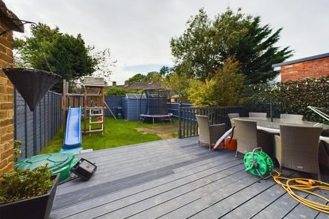 72 Worth Road, Crawley, RH10 7DT