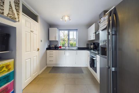 72 Worth Road, Crawley, RH10 7DT