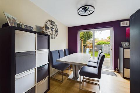 72 Worth Road, Crawley, RH10 7DT