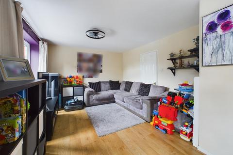 72 Worth Road, Crawley, RH10 7DT