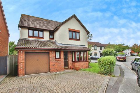 4 bedroom detached house for sale, Campion Close, Warsash, Southampton