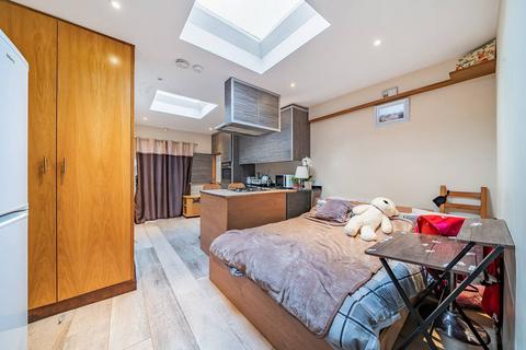 3 bedroom terraced house for sale, Bramcote Avenue, Mitcham, CR4