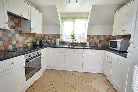 1 bedroom flat for sale, Crown Meadow Court, Stone