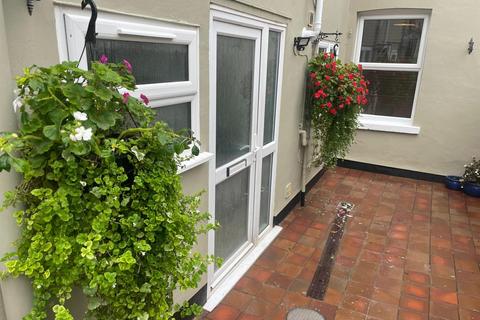 2 bedroom flat to rent, Rose And Crown Passage, Cheltenham