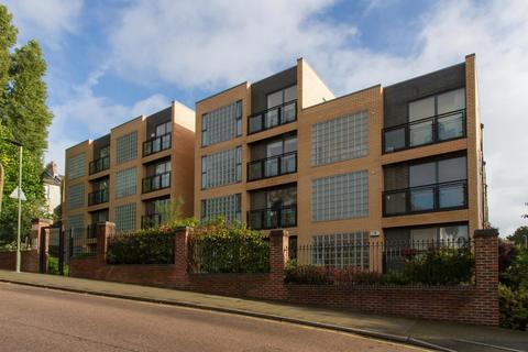 2 bedroom apartment for sale, Milestone Road Crystal Palace, London, SE19