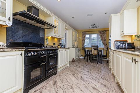 5 bedroom detached house for sale, The Fairway, Huddersfield HD2