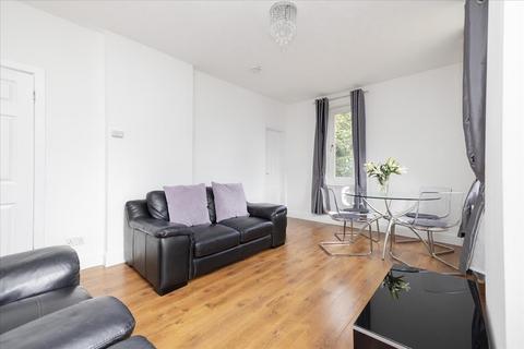 10/4 Loganlea Drive, Edinburgh, EH7 6LW