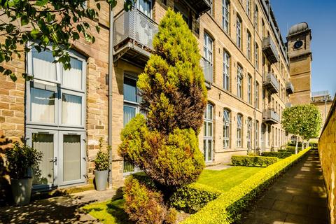 2 bedroom apartment to rent, Park Road, Elland HX5