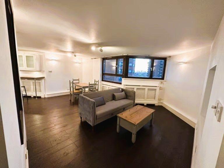 Blantyre Tower, Worlds End Estate... 2 bed flat to rent £2,600 pcm (£