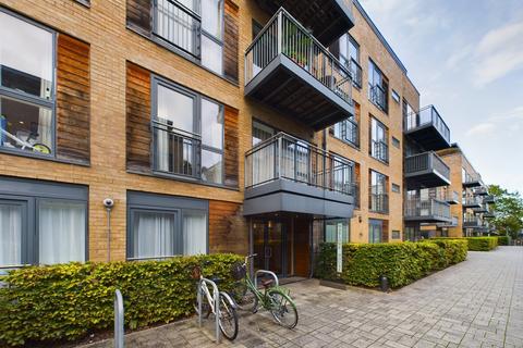 2 bedroom apartment to rent, Marlowe House, Cambridge