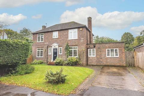 2 The Paddock, Datchet, Slough, SL3 9DL