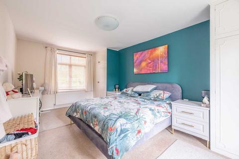 2 The Paddock, Datchet, Slough, SL3 9DL