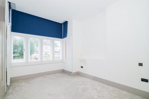 3 bedroom apartment to rent, Kings Road, Richmond, TW10