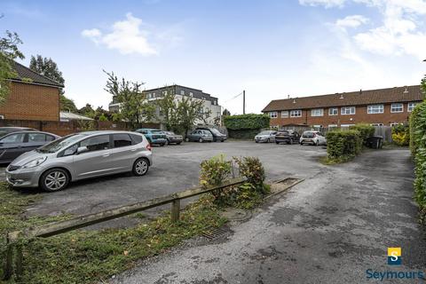 190 Worplesdon Road, Guildford, GU2 9UY