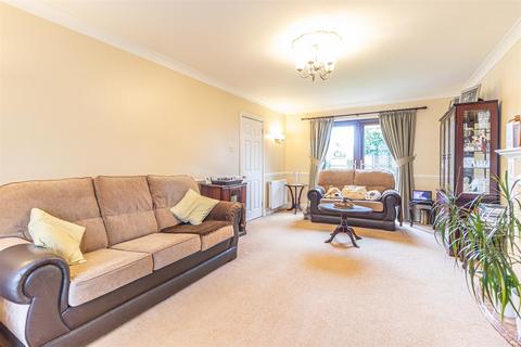 4 bedroom detached house for sale, Connaught Gardens, Shoeburyness SS3