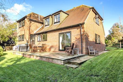 4 bedroom detached house for sale, The Luth, Billingshurst RH14