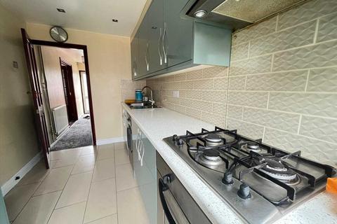 5 bedroom townhouse to rent, Eastbridge  , Town Centre