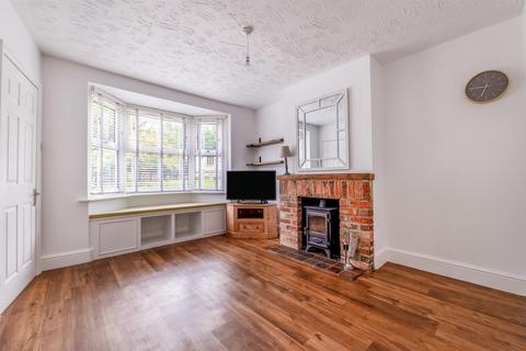 2 bedroom end of terrace house to rent, Pershore Road, Evesham