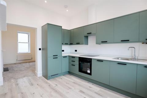 2 bedroom flat for sale, Bexhill Road, St. Leonards-On-Sea