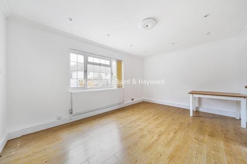 29 Ingleway, London, N12 0QP