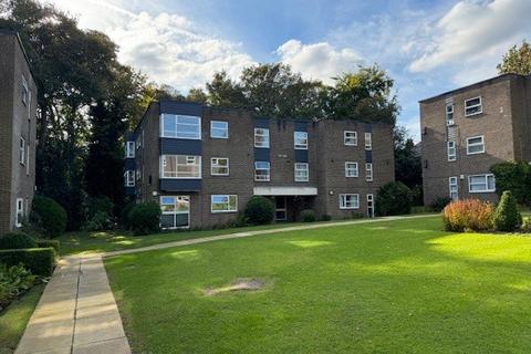 2 bedroom flat for sale, Robinwood Court, Roundhay, Leeds, LS8