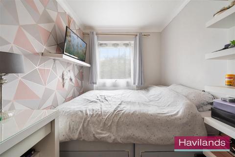 38 Clyfton Close, Broxbourne, EN10 6NX