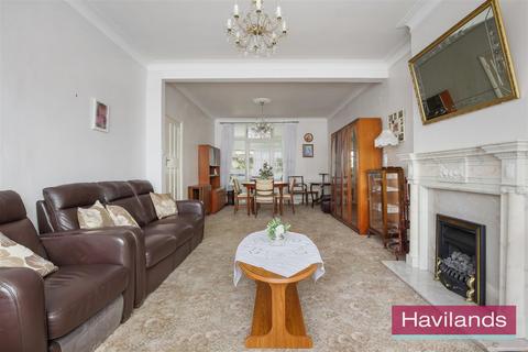 3 bedroom end of terrace house for sale, Chelmsford Road, London