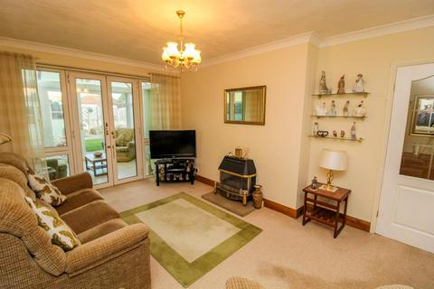 2 bedroom semi-detached bungalow for sale, The Close, Wakefield WF4