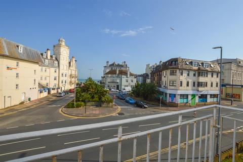 2 bedroom flat to rent, Seaside Road, Eastbourne