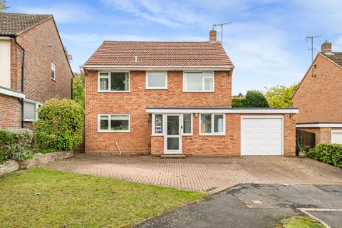 4 bedroom detached house for sale, Burwood Close, Merrow, GU1