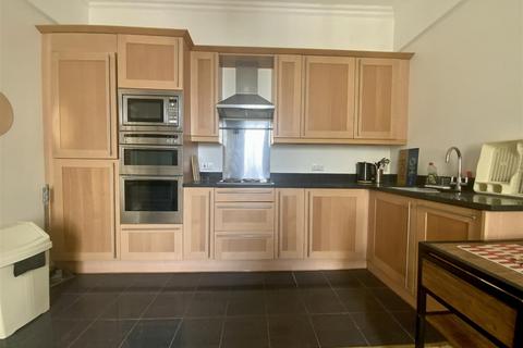 1 bedroom flat to rent, Brunswick Place, Hove