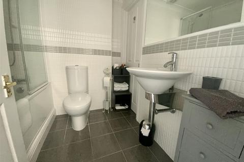 1 bedroom flat to rent, Brunswick Place, Hove