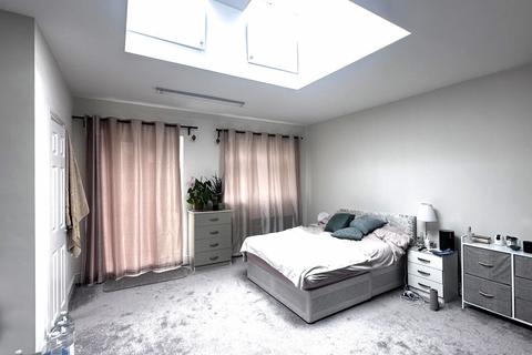 undefined, Whitton Avenue East, Greenford, UB6