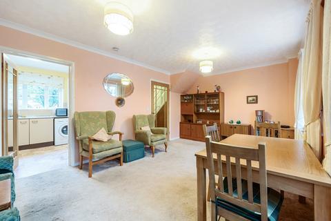 2 bedroom retirement property for sale, Highfield Court, Reading RG7