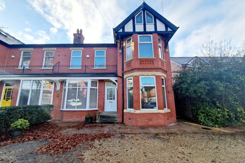 3 bedroom terraced house to rent, The Drive, Salford, M7