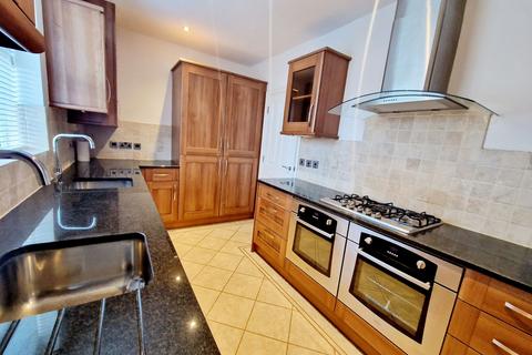 3 bedroom terraced house to rent, The Drive, Salford, M7