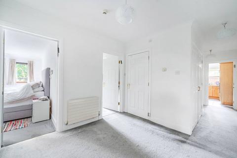 2 bedroom flat for sale, London Road, Stanmore, HA7