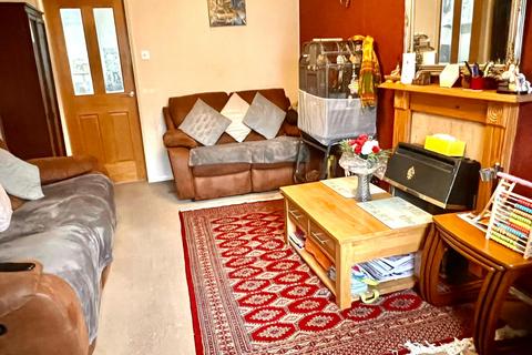 8 Bracken Close, Leicester, LE5 4JY